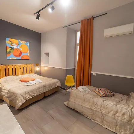 Le 4 Stagioni Dante H Centro, By Clapa Group Guest house Naples