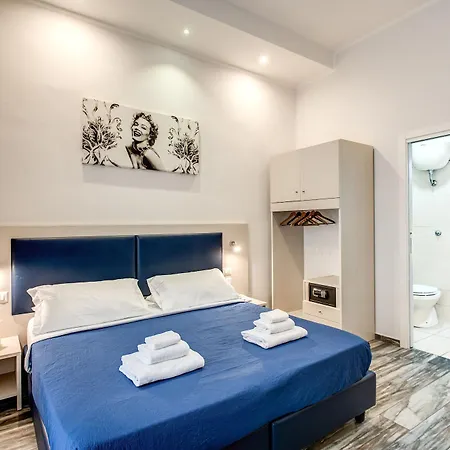 Napoli's Gold Guest house 3*