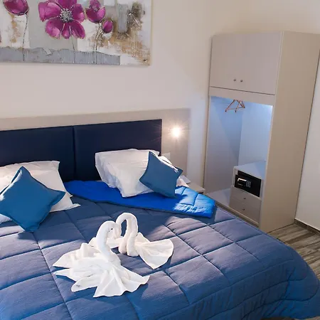 Guest house Napoli's Gold 3*