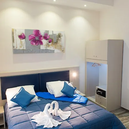 Guest house Napoli's Gold 3*