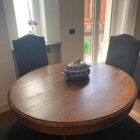 Apartment “la Pinta” Elegante Al Vomero Naples