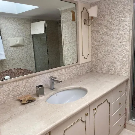 Apartment “la Pinta” Elegante Al Vomero *