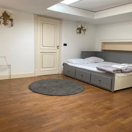 Apartment “la Pinta” Elegante Al Vomero *
