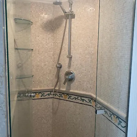 “la Pinta” Elegante Al Vomero