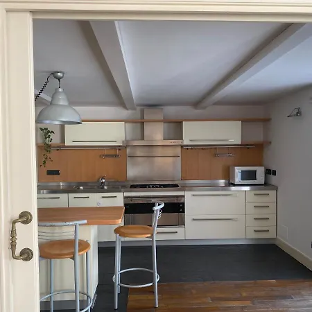 “la Pinta” Elegante Al Vomero Apartment Naples