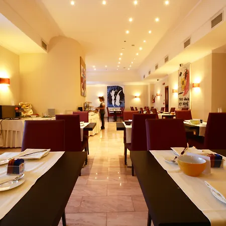 Nuvo מלון 4*