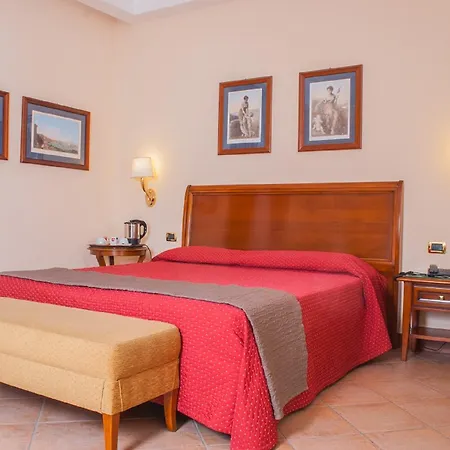 Le Cheminee Business Hotel 4*