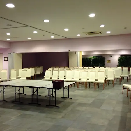 Отель Futura Centro Congressi Неаполь