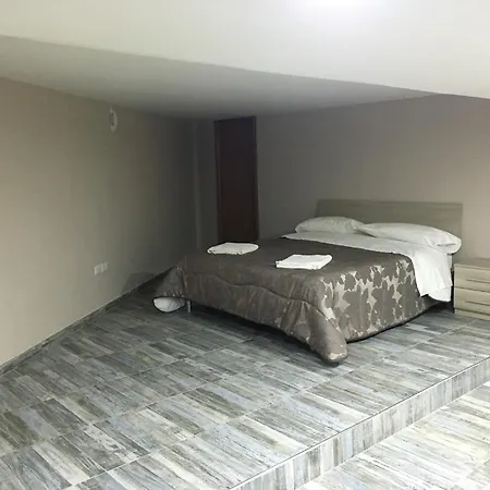 לינה וארוחת בוקר Chez Moi נאפולי