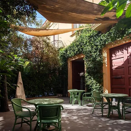 Atelier Ines Arts & Bed & Breakfast Neapol