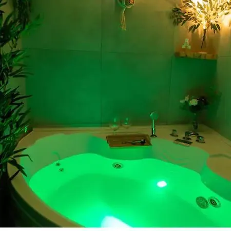 Casina In Via Foria Bed & Breakfast *