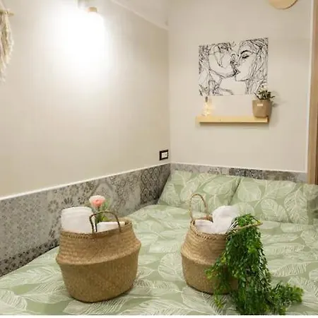 Casina In Via Foria Bed & Breakfast Naples