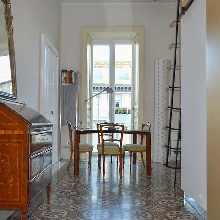 Mea Domus Mergellina Couette-café