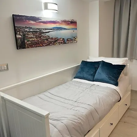 La Casa Di Raffaele Centro Napoli