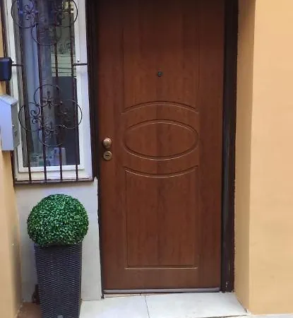 Bed & Breakfast Casina In Via Foria Naples