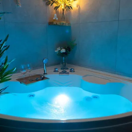 Casina In Via Foria Naples