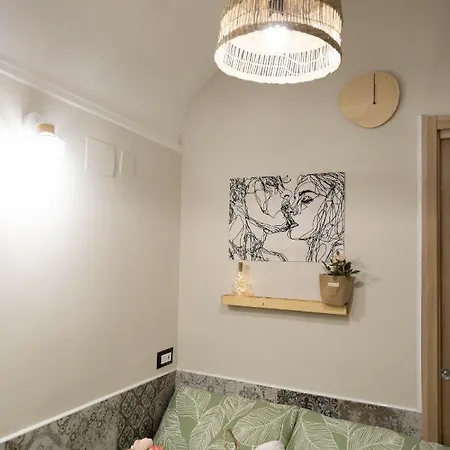 Casina In Via Foria * Naples