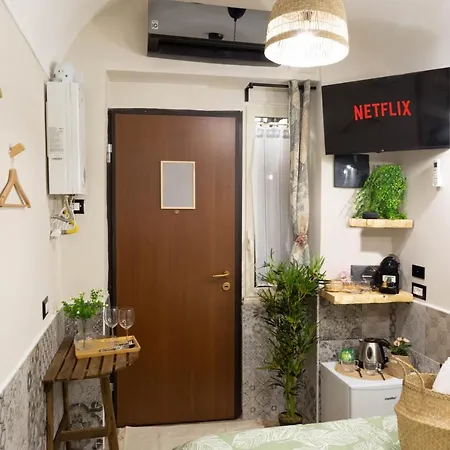 Casina In Via Foria * Naples