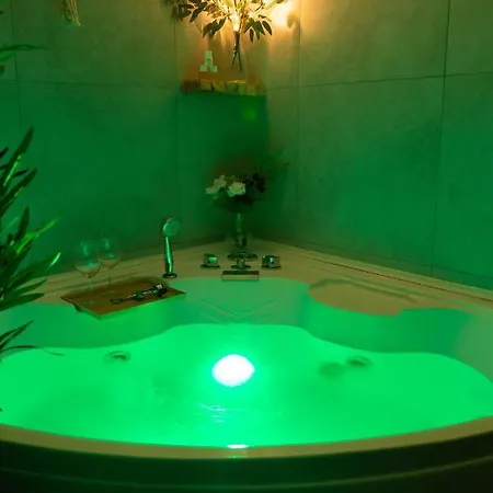 Bed & Breakfast Casina In Via Foria Naples