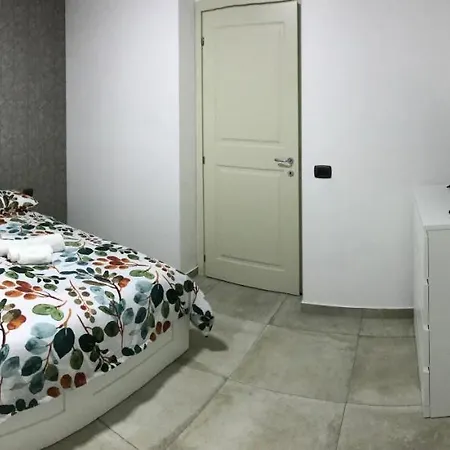 Affittacamere Nadyle House *