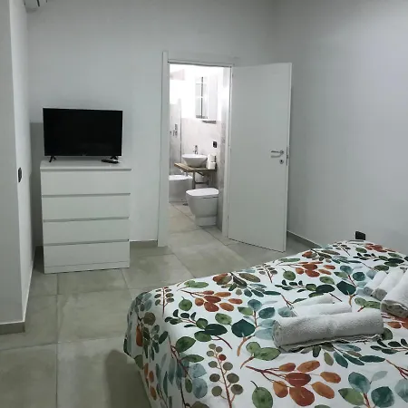 Nadyle House * Napoli