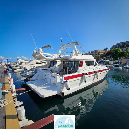 Boat And Breakfast Monica ספינת מלון נאפולי