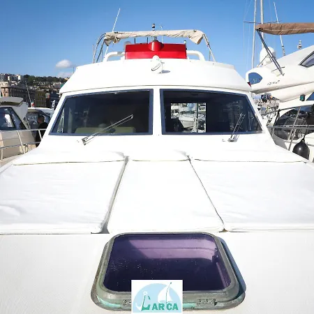 ספינת מלון Boat And Breakfast Monica *