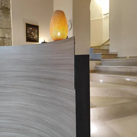 Ideal Walk Hotel Neapol