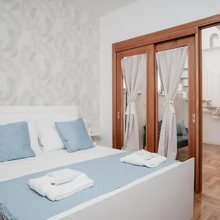 Vista By Casa Napoletana * Naples