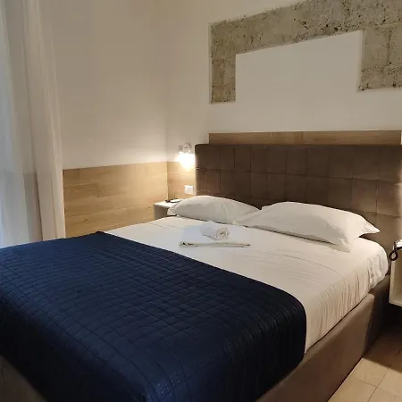 Ideal Walk Hotel Neapol