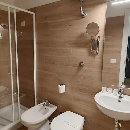 Hotel Ideal Walk 3*