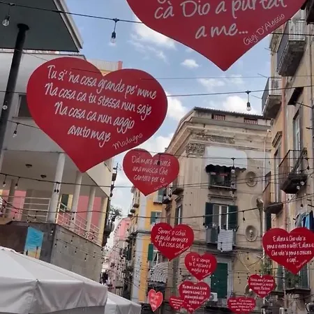 La Vie Est Belle * Napoli
