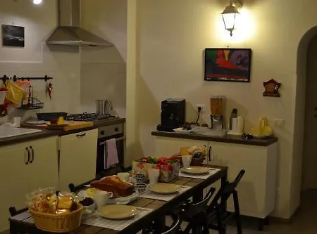 Monaciello 3*