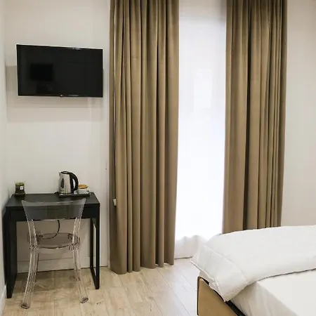 Bed & Breakfast Aroma And B&b, Maschio Angioino Napoli