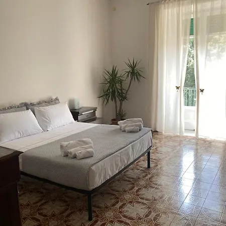 Bed and breakfast Filippo Secondo Nápoles