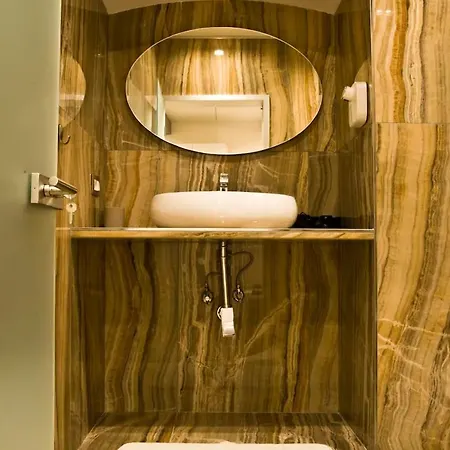 Sotterranea Con Jacuzzi