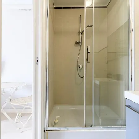 Spacious Comfortable Central And Quiet Naples