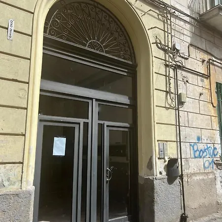 Manu's * Naples