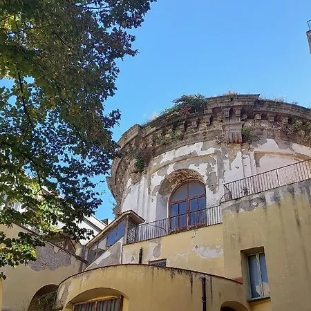Palazzo Carafa Di Montorio Couette-café