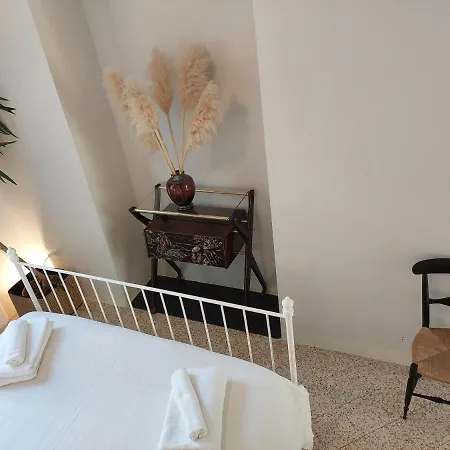 Palazzo Carafa Di Montorio Couette-café *