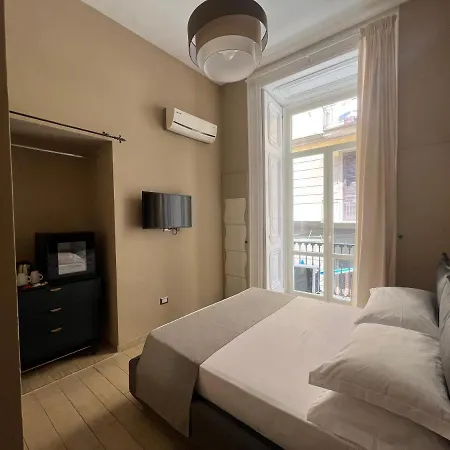 Relais Ranieri לינה וארוחת בוקר נאפולי