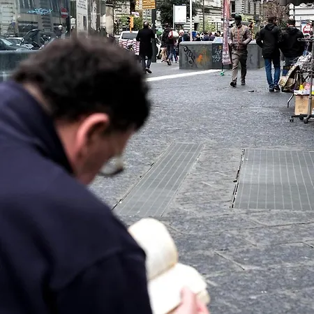 Bovio Square Xiv 2* Napoli