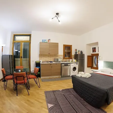 Dante Studio Super Apartment Naples