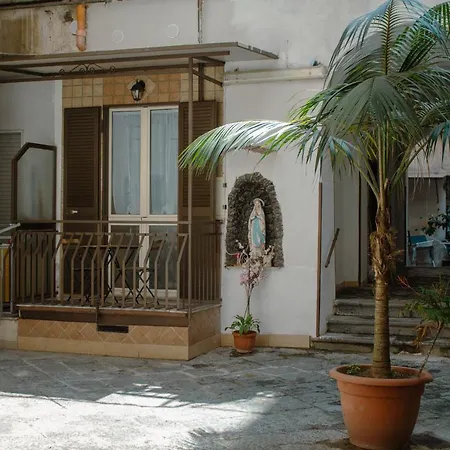 Apartment Almameda House Naples