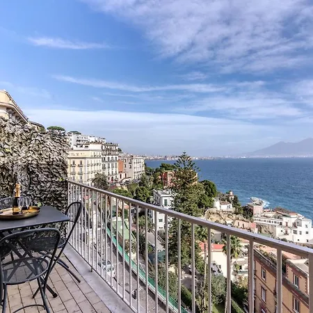 1000 Apartment Naples