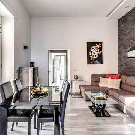 Apartment 1000 Naples