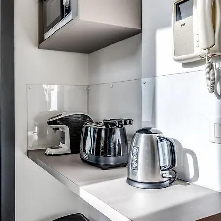 1000 Apartment *