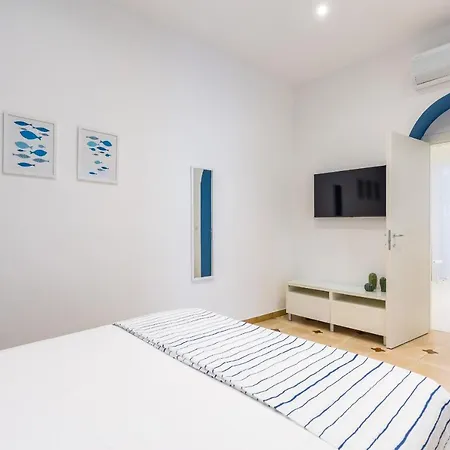 White&blue At Sanita By Wonderful Italy Apartment Naples
