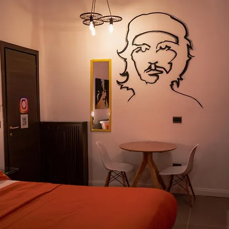 Toledostation Oda ve Kahvaltı Napoli