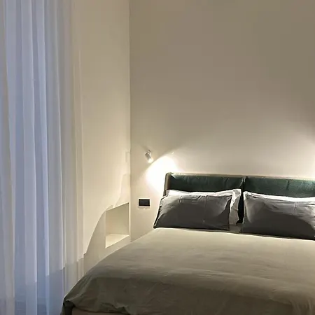 Re Nasone In Couette-café Naples